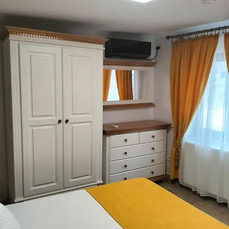 بيت ضيافة Casa Suceveana